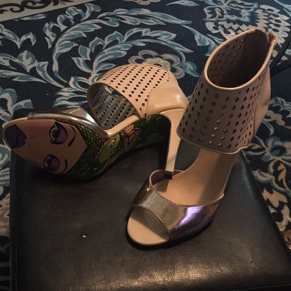 Taylor says❤️ super fun cute heels - Picture 3 of 8